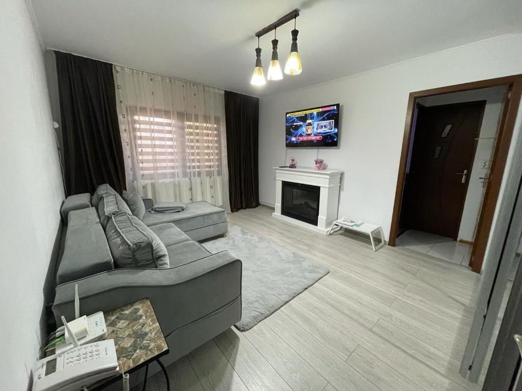 Ferienwohnung Apartament Gallamar Bîrlad Exterior foto