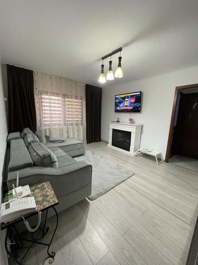 Ferienwohnung Apartament Gallamar Bîrlad Exterior foto